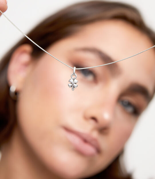 Clover-shaped charm, Silver, large